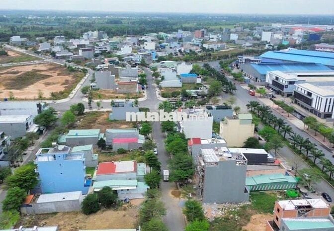 Bán đất sổ đỏ, full thổ cư, 130m2 gần Bình Chánh, sang tên liền