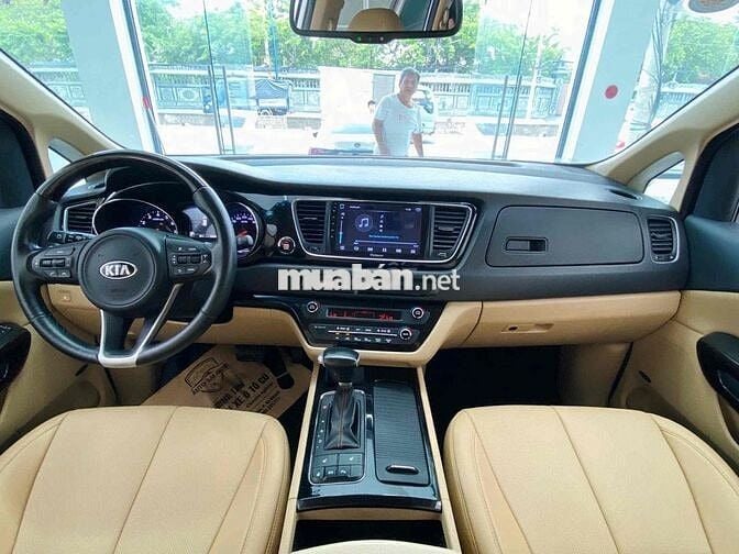 Kia Sedona 2018 3.3L GATH - 90000 km