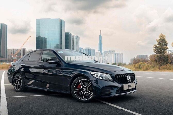 Mercedes C300 AMG 2019 nhiều option lên thêm