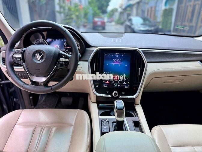 VinFast Lux SA2.0 2019 Premium 2.0 AT Full hãng