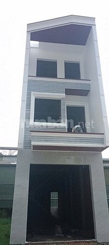 Cần bán nhà 1 trệt 2 lầu, đúc 3 tấm thật, giá rẻ