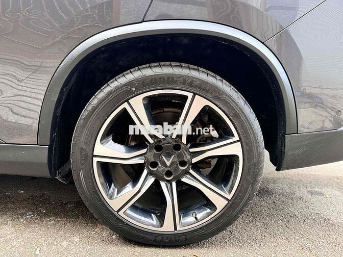 VinFast Lux SA2.0 2019 Premium 2.0 AT Full hãng