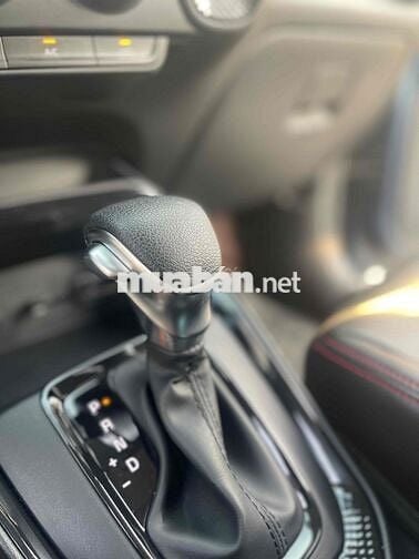 Kia Sonet 2023 Deluxe 1.5 AT - 23000 km