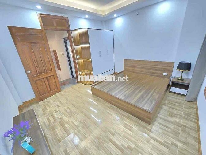 NHÀ MẶT PHỐ - GẦN BẾN KHÁCH - KINH DOANH RẤT ĐÔNG KHÁCH