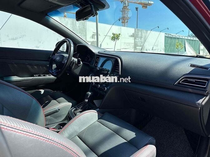 Hyundai Elantra 1.6 AT Sport form 2020 cực đẹp