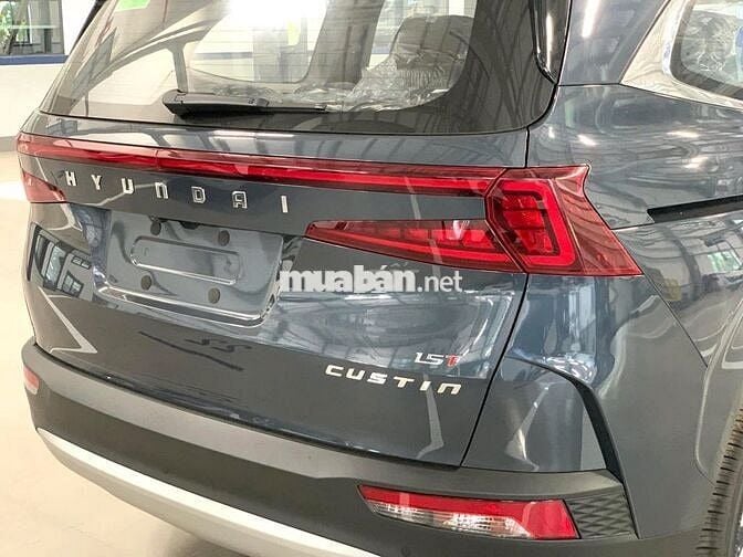 Xả kho Hyundai Custin giá cực tốt