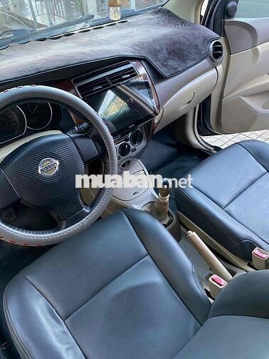 Nissan Livina 2011 số sàn.