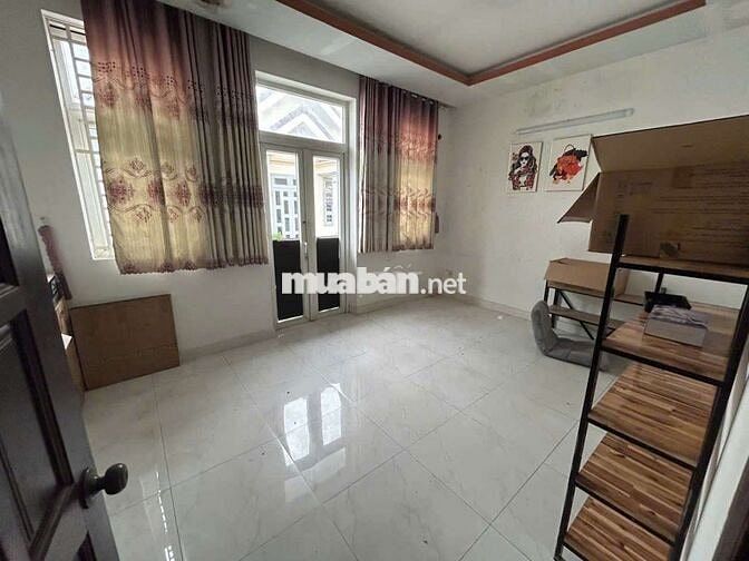 Cho thuê nhà đẹp rẻ ngay chợ HT 13 q12 2lầu 4Pn 3wc giá 8tr hẻm xe tải