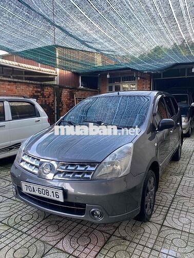 Nissan Livina 2011 số sàn.