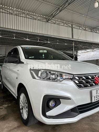 Suzuki Ertiga 2023 xăng điện