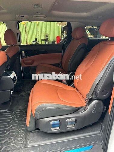 Kia Carnival 2025 Signature 2.2D - 6666 km