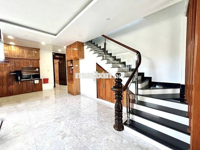 NHÀ Ở KINH DOANH 3 TẦNG CÓ SÂN VƯỜN KHU PHƯỚC HẢI GIÁ 26 TRIỆU/THÁNG