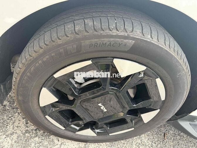 Kia Carnival 2025 Signature 2.2D - 6666 km
