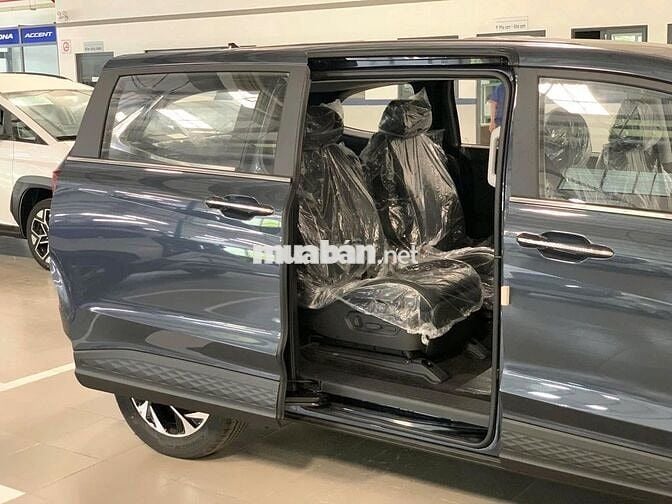 Xả kho Hyundai Custin giá cực tốt