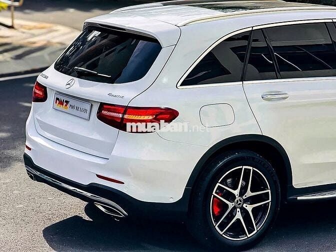 Mercedes Benz GLC300 4MATIC AMG model 2019