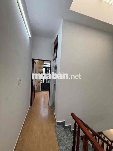 Em chính chủ cần bán gấp căn nhà lầu: 680TR như hình