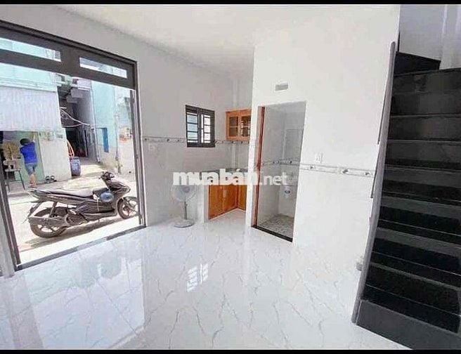 Nhà 1 trệt 1 lầu ngay hương lộ 80