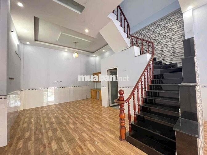 Nhà Mặt Tiền Kinh Doanh Buôn Bán 5x20 Sân Xe Hơi Giá 8 Triệu