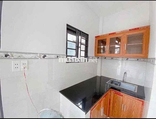 Nhà 1 trệt 1 lầu ngay hương lộ 80