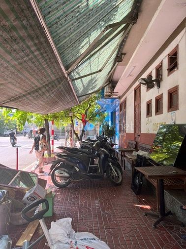 Cho thuê nhà nguyên căn góc đường Hoàng Văn Thụ và đường Thành Thái