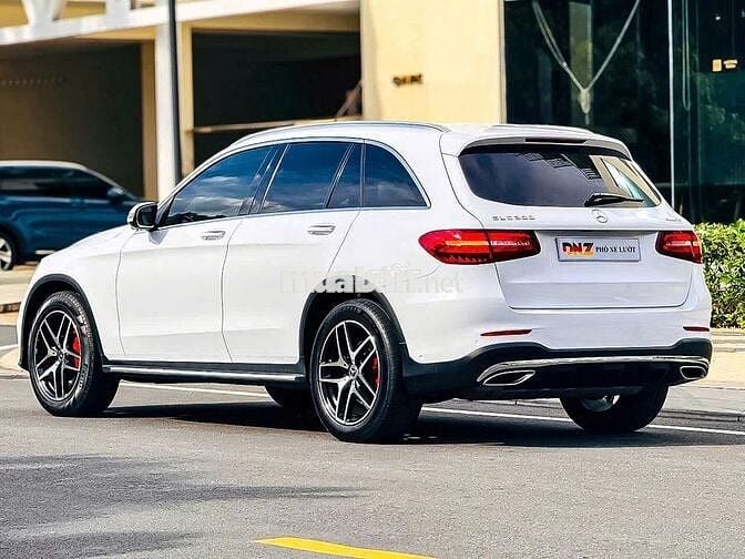 Mercedes Benz GLC300 4MATIC AMG model 2019