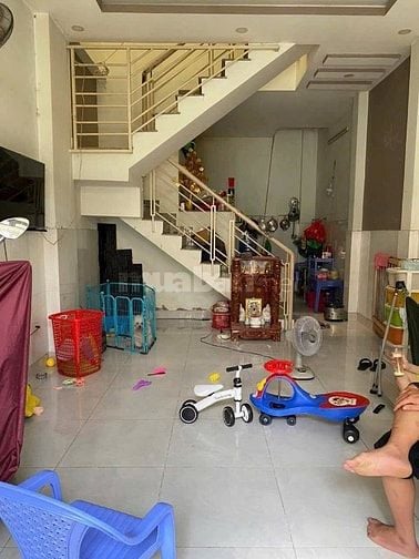 Giáp chủ gửi bán gấp nhà SHR 4*10 trệt lầu 2phong 2tolet đường số 4