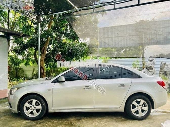Chevrolet Cruze LS 1.6 MT 2011