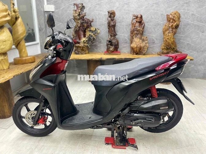 👉Honda Vision chính chủ bstp máy zin êm thì thầm