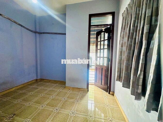 Nhà nc 2 lầu 4PN 3VS Mai Văn Ngọc P10 Q.phú Nhuận
