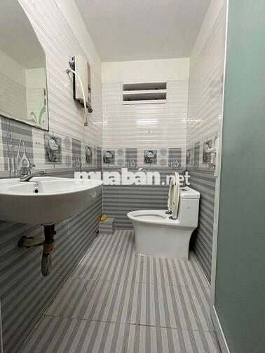 Nhà 60m2 1lầu 3pn 2wc hẻm xe hơi HBC 10.5triệu