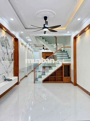 Bán nhà mới hoàn thiện ngay vincom 550 dĩ an