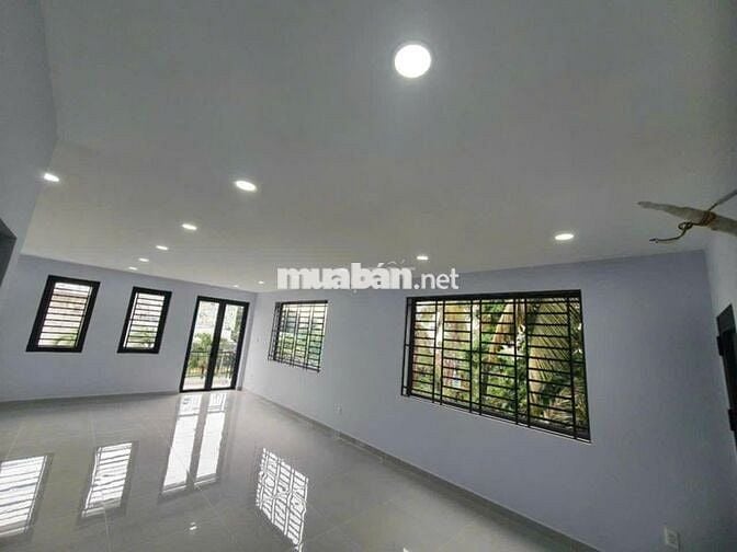 TOA NHÀ 7X20, 3 TẦNG, DIỆN TÍCH PHÒNG LỚN, NGAY BẾN ĐÒ LINH ĐÔNG, TĐ