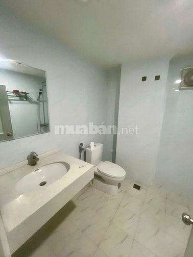 Cần cho thuê nhà nguyên căn mặt ngõ Quan Thổ 3 Đống Đa, Hà Nội 