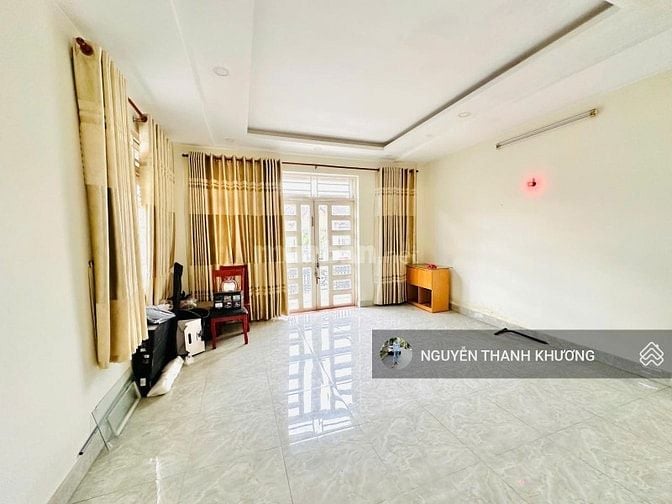 Biệt Thự ( 8*17m ) 3 Lầu-  Sẵn Nội Thất Như hình - Dương Quảng Hàm P5