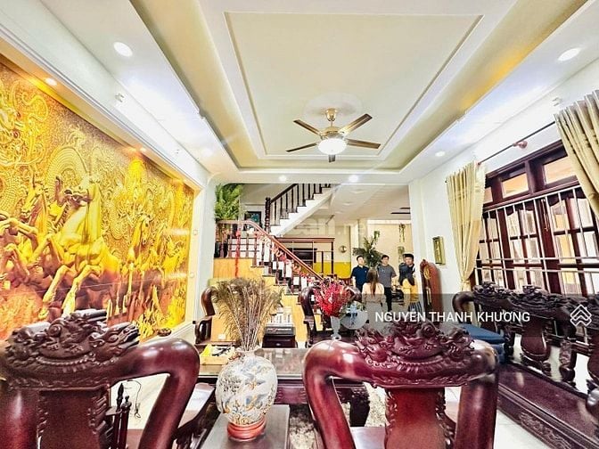 Biệt Thự ( 8*17m ) 3 Lầu-  Sẵn Nội Thất Như hình - Dương Quảng Hàm P5