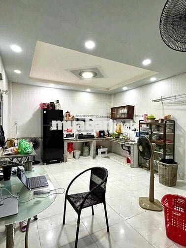 Cần cho thuê nhà nguyên căn nở hậu đường Lê ngã Quận Tân phú
