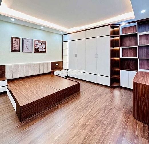 BÁN NHÀ PHỐ BỒ ĐỀ 6 TẦNG THANG MÁY CÁNH 10 M RA Ô TÔ CHÁNH