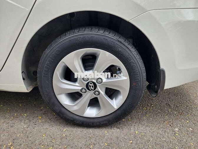 Hyundai Grand i10 2020 Sedan 1.2 AT - 12000 km