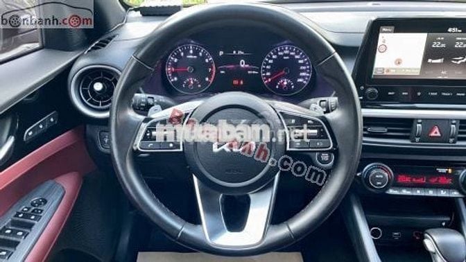 Kia K3 Premium 1.6 AT 2022