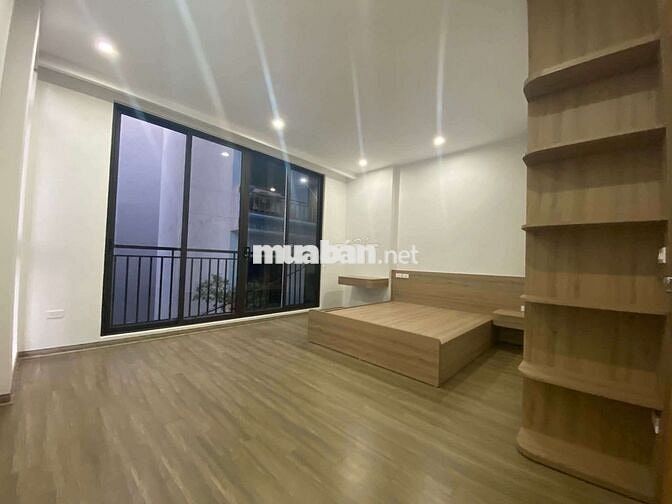 BÁN NHÀ 6 TẦNG – THANG MÁY – Ô TÔ VÀO NHÀ THẠCH BÀN 35m² full nội thất