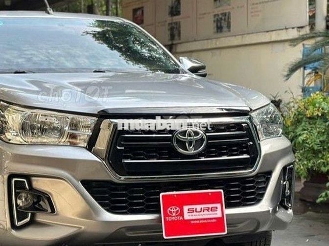 Toyota Hilux 2.4E AT 4x2 – Bán Tải Máy Dầu
