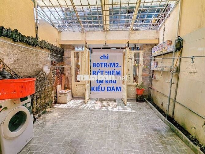 BÁN ĐẤT KHU KIỀU ĐÀM, TẶNG NHÀ C4, CHỈ 80TR/M2 Trần Xuân Soạn Quận 7
