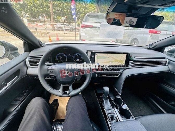 Toyota Camry 2.5 HEV Mid 2024