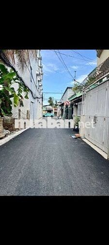 Bán nhà mặt tiền đường nhánh Trưng Nữ Vương, ngay trung tâm tt Hóc Môn