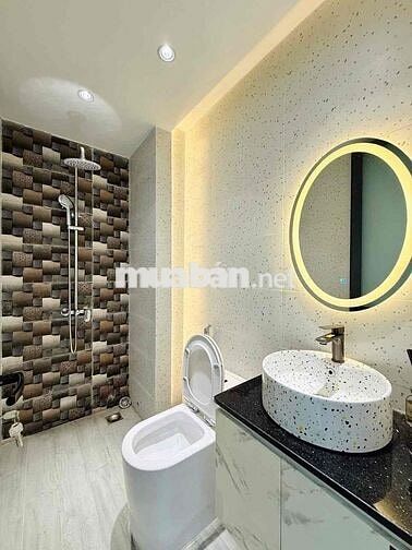 NGỘP VỐN BÁN GẤP CĂN NHÀ TRÊN ĐƯỜNG NGUYỄN VĂN NGUYỄN, PHƯỜNG TÂN ĐỊNH