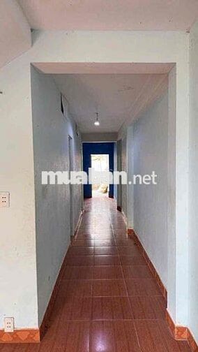 Nhà kiệt ô tô Nguyễn lương bằng