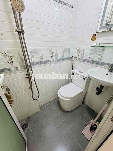 1,8TỶ NHÀ 3 TÂNG MỚI BÙI QUANG LÀ HẺM XE HƠI ĐẬU CỬA .