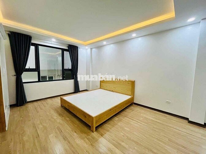 Bán nhà Đống Đa - Phố Tây Sơn, 32m2 x 5 tầng, MT 4,2m, giá 9.1 tỷ, lô