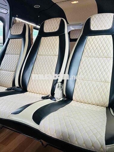 Ford Transit 2019 - 150000 km - Bản trung