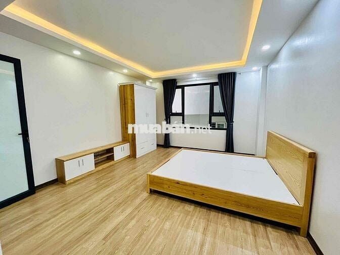 Bán nhà Đống Đa - Phố Tây Sơn, 32m2 x 5 tầng, MT 4,2m, giá 9.1 tỷ, lô